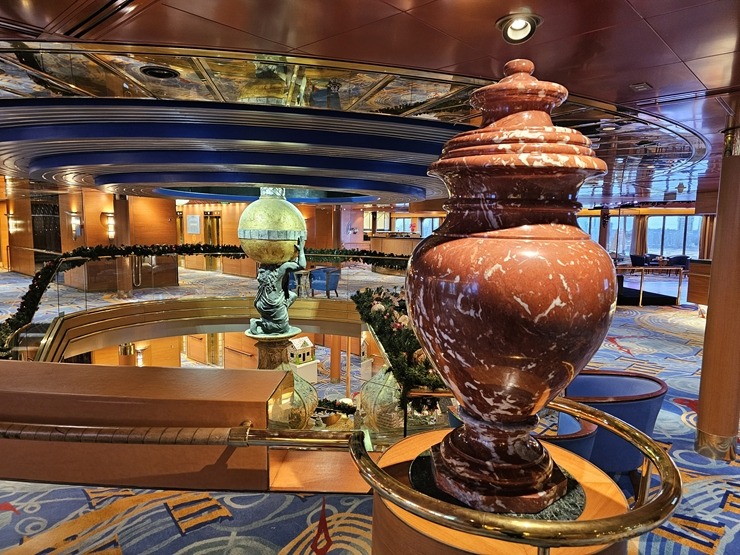Kruīza kuģis «Borealis» no «Fred.Olsen Cruise Lines» flotes pirmo reizi ienāk Rīgas ostā 383013