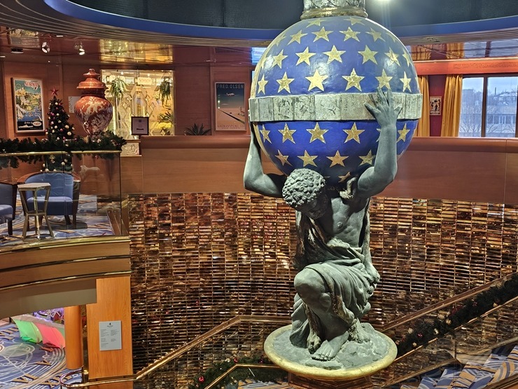 Kruīza kuģis «Borealis» no «Fred.Olsen Cruise Lines» flotes pirmo reizi ienāk Rīgas ostā 383015