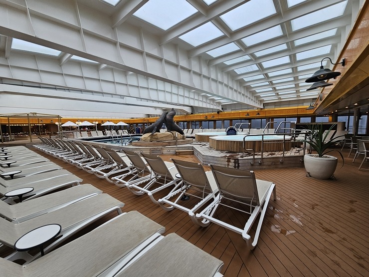 Kruīza kuģis «Borealis» no «Fred.Olsen Cruise Lines» flotes pirmo reizi ienāk Rīgas ostā 383022