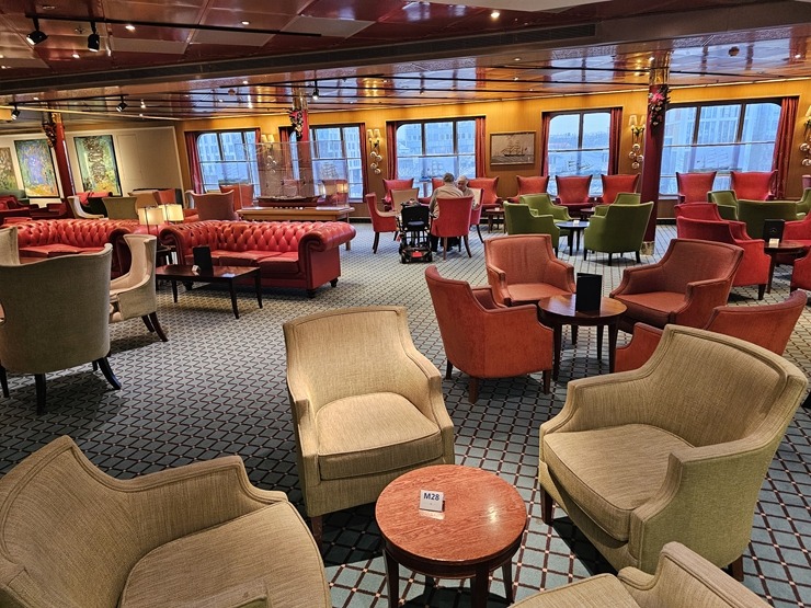 Kruīza kuģis «Borealis» no «Fred.Olsen Cruise Lines» flotes pirmo reizi ienāk Rīgas ostā 383029