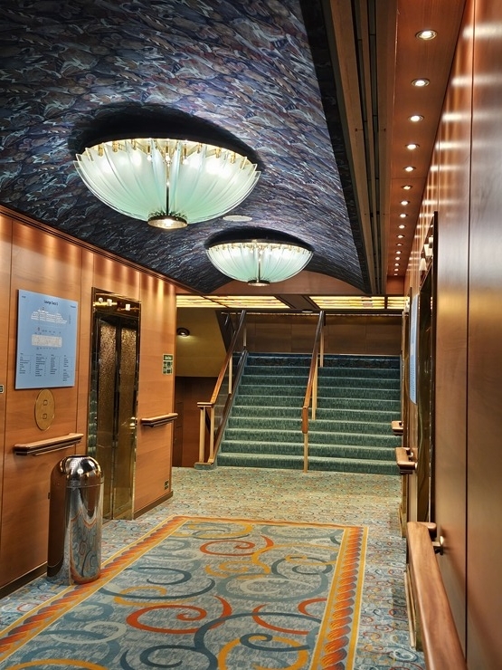 Kruīza kuģis «Borealis» no «Fred.Olsen Cruise Lines» flotes pirmo reizi ienāk Rīgas ostā 383072