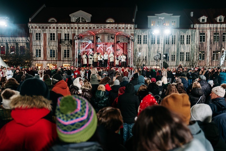 Viļņa Ziemassvētkus svin pirms Ziemassvētkiem 383115