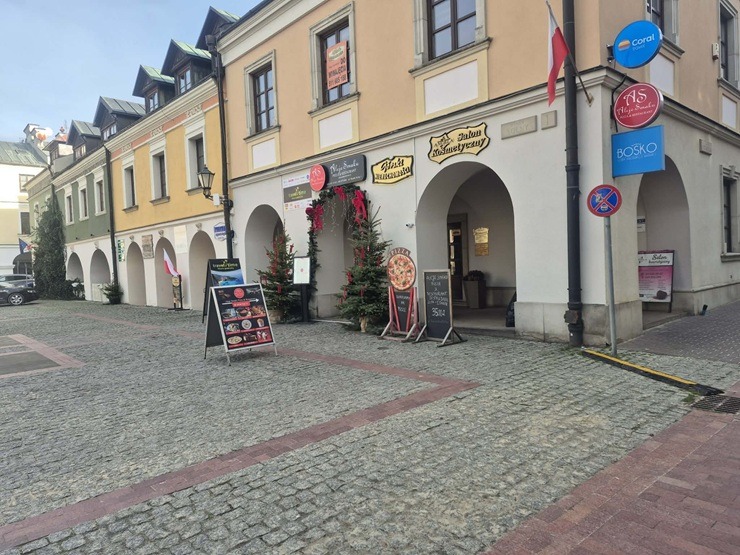 Ziemassvētku rotājumi UNESCO aizsrgātajā Polijas Zamoščas vecpilsētā 383559