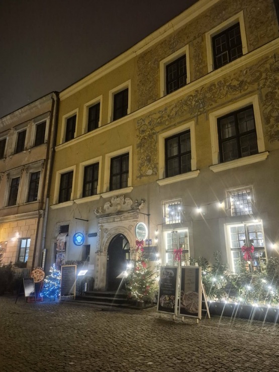 Polijas pilsēta Ļubļina iemirdzas Ziemassvētku gaismās 383584