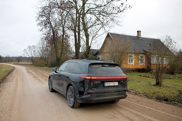 Sadarbībā ar «Autobrava» esam Latgales ceļos ar jaudīgo «Xpeng G9» 383746
