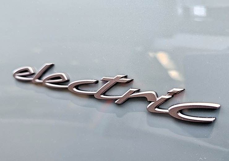 Rīgā līdz 17.01 prezentē 1156 ZS jaudīgo elektrisko Porsche Cayenne Turbo Electric 383912
