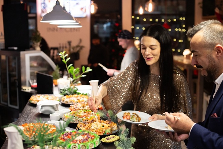 Rīgas kafejnīca «Innocent Cafe» tagad piedāvā suši garšas buķeti 383975