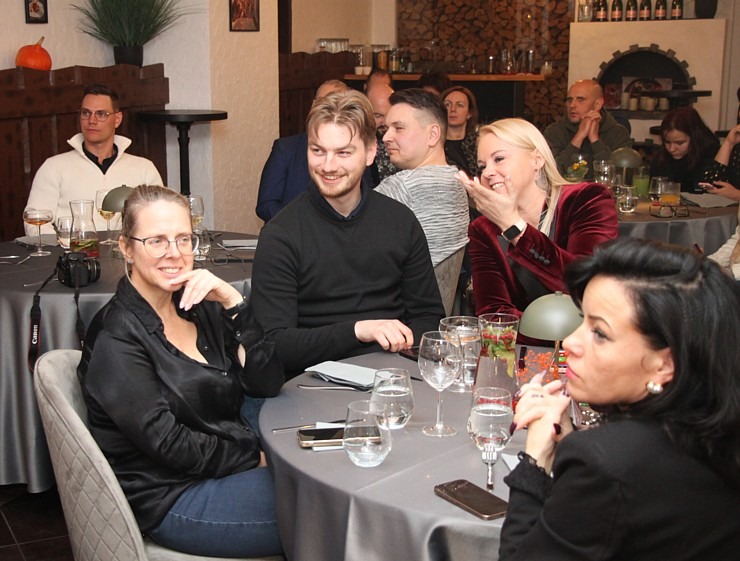Rīgā izbaudām 5 kārtu vakariņas un prāta spēli «Lamberta Grill Show» restorānā 384508