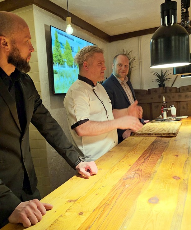Rīgā izbaudām 5 kārtu vakariņas un prāta spēli «Lamberta Grill Show» restorānā 384573