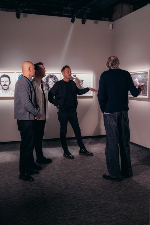 «Prāta Vētra» starp leģendām: Igaunijas muzejā «Fotografiska Tallinn» atklāta Antona Korbeina izstāde 384875