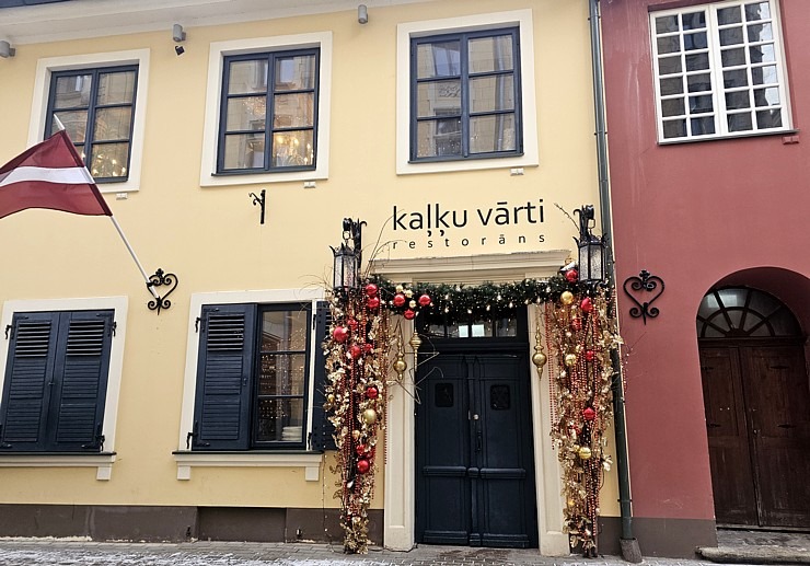«GADA CILVĒKS TŪRISMĀ 2025» žūrija pulcējas uz sēdi Vecrīgas restorānā «Kaļķu vārti» 384964