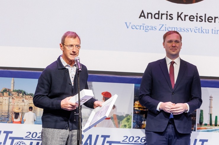 «GADA CILVĒKS TŪRISMĀ 2025» laureāti tiek godināti uz «Balttour 2026» skatuves. Foto: Andrejs Terentjevs, BT1 385666