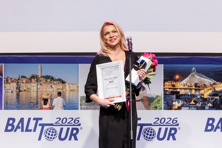 «GADA CILVĒKS TŪRISMĀ 2025» laureāti tiek godināti uz «Balttour 2026» skatuves. Foto: Andrejs Terentjevs, BT1 385652