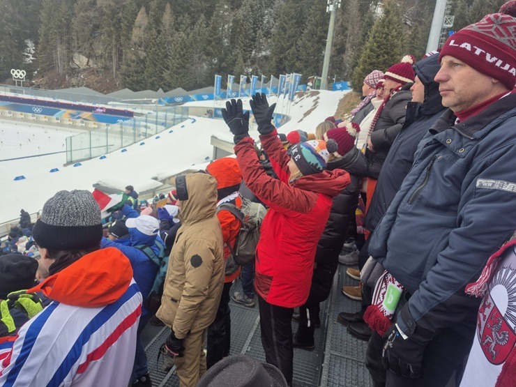 Travelnews.lv izbauda olimpisko hokeju Milānā un biatlonu Antholcā 386736