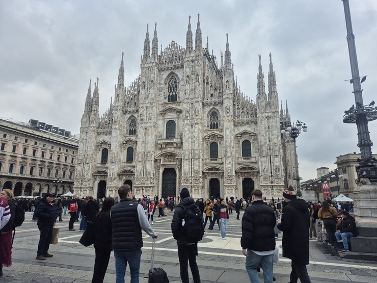 Travelnews.lv izstaigā Milānas centru olimpiskajā gaisotnē 386740
