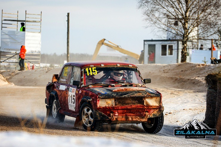 Zilākalna autotrase atgriezusies ar vērienu - Ziemas autokrosa un folkreisa sacensības, kas paliks atmiņā 386929