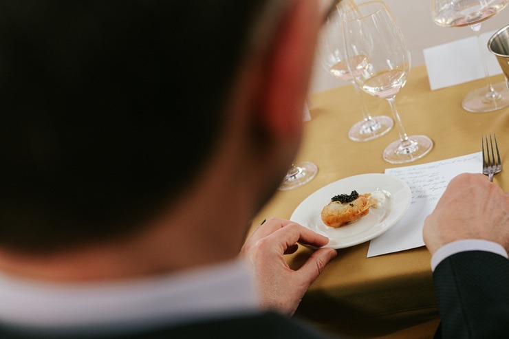 Ieskats šampanieša un gastronomijas saderības simpozijā un konkursā «Chefs + Champagne» 387491