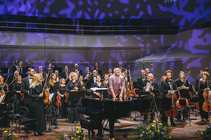 Skandināvijas slavenības noslēdz Liepājas Zvaigžņu festivālu 388398