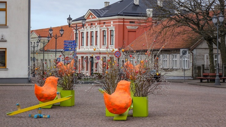 Ventspils tērpjas Lieldienu rotās 388980