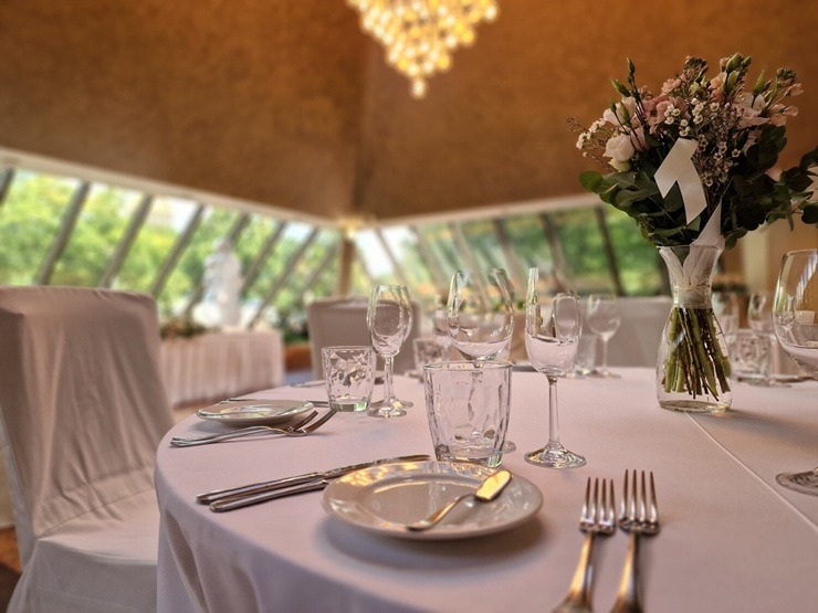 Viesnīca «Radisson Blu Rīdzene» aicina svinētājus uz restorānu «Piramīda» 389091