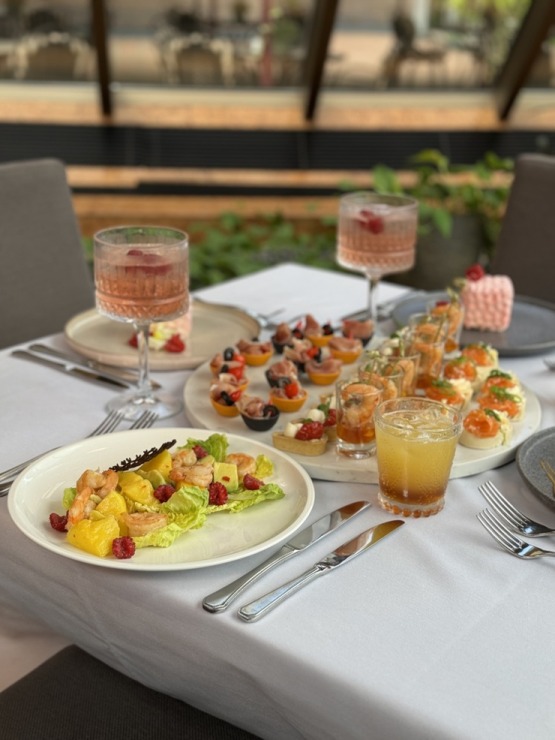 Viesnīca «Radisson Blu Rīdzene» aicina svinētājus uz restorānu «Piramīda» 389087