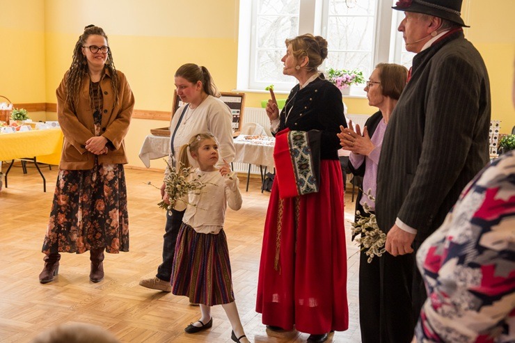 Fotoatskats uz Lieldienu svinībām Dienvidkurzemes novada Aizputē 389245