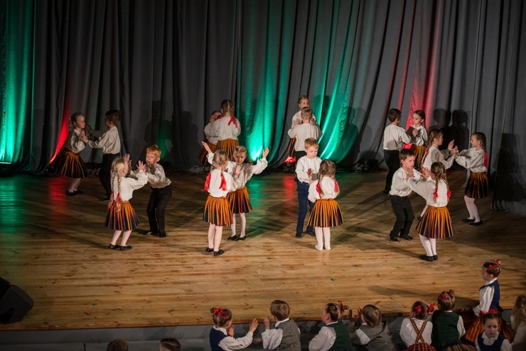 Fotoatskats uz Lieldienu svinībām Dienvidkurzemes novada Aizputē 389233