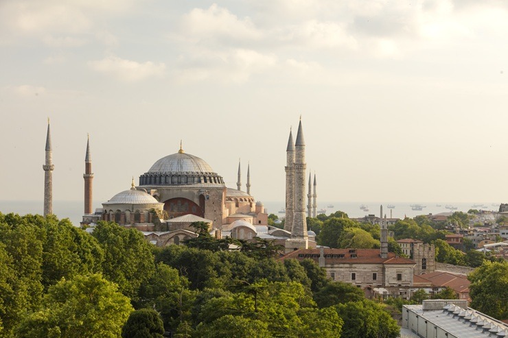 Pavasaris iekrāso Stambulu košās krāsās 389252