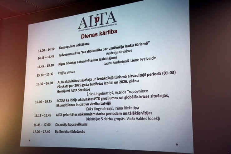 Daži foto mirkļi no Latvijas Tūrisma Aģentu un Operatoru Asociācijas kopsapulces. 389330