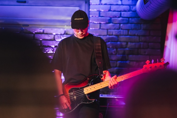 Gada hip-hop mākslinieks Fiņķis plosās Liepājas naktsklubā 390279