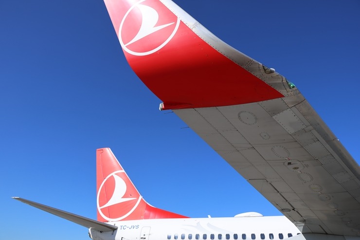 Lidsabiedrība «Turkish Airlines» kopā ar pasažieriem atzīmē 20 gadus Rīgas lidostā 390318
