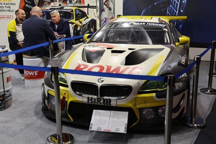 Ķīpsalā pulcējas auto fani uz starptautisko autoindustrijas izstādi 2026 390486