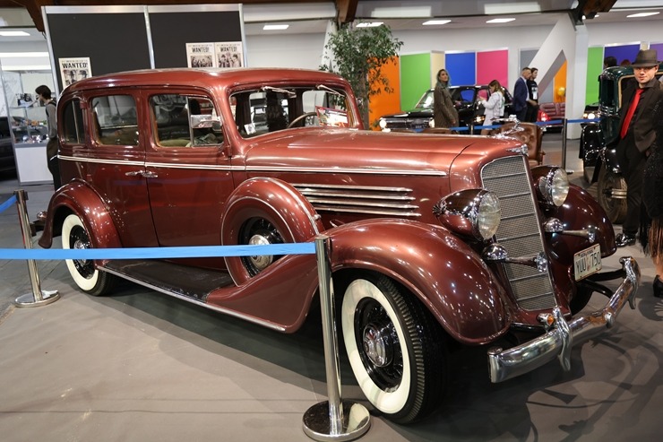Ķīpsalā pulcējas auto fani uz starptautisko autoindustrijas izstādi 2026 390495