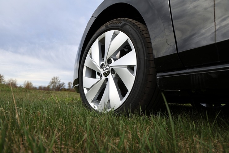 Sadarbībā ar auto nomu «SIXT Latvija» ceļojam pavasarī - VW Golf Variant no 24 eiro dienā 390603