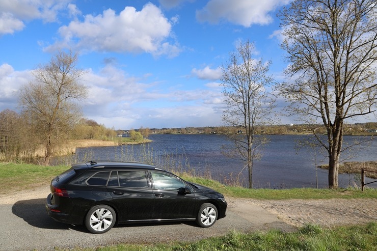 Sadarbībā ar auto nomu «SIXT Latvija» ceļojam pavasarī - VW Golf Variant no 24 eiro dienā 390588