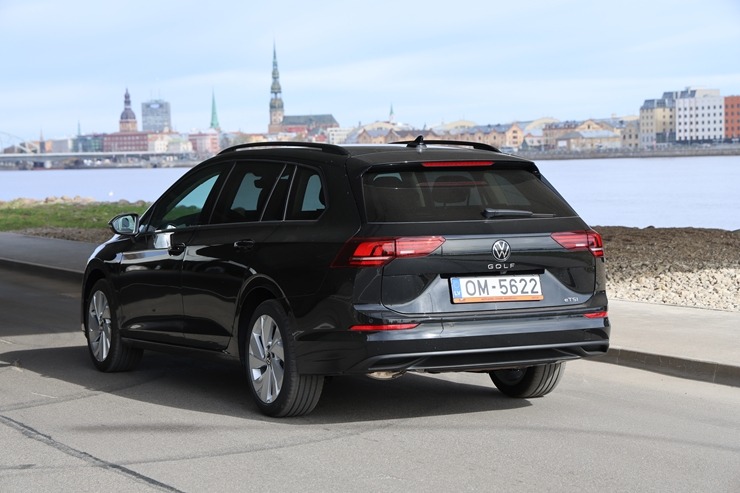 Sadarbībā ar auto nomu «SIXT Latvija» apceļojam Rīgu - VW Golf Variant no 24 eiro dienā 390671