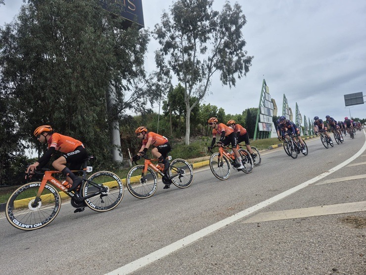 «Presidential Cycling Tour of Türkiye» dalībnieki noslēdz Antālijas posmus 390956
