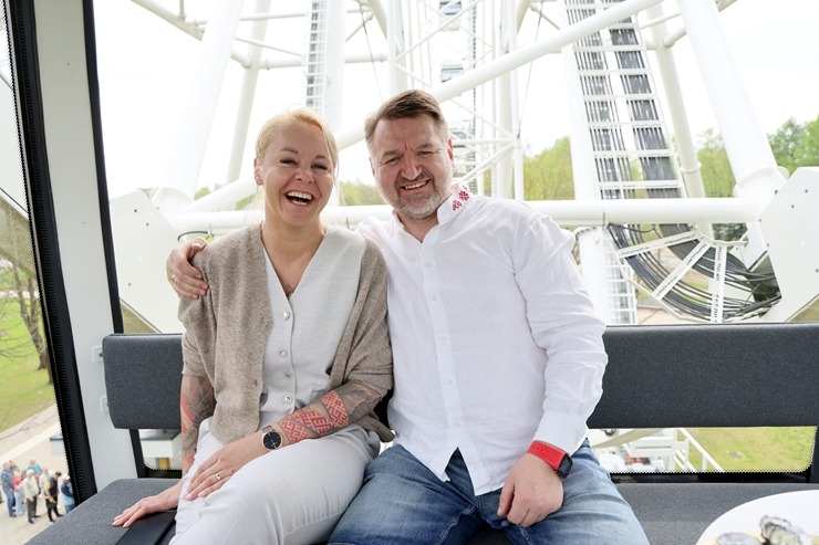 Rīgas restorāns «Buržujs» kopā ar Rīgas panorāmas ratu piedāvā svinēt svētkus īpašā gaisotnē 391031