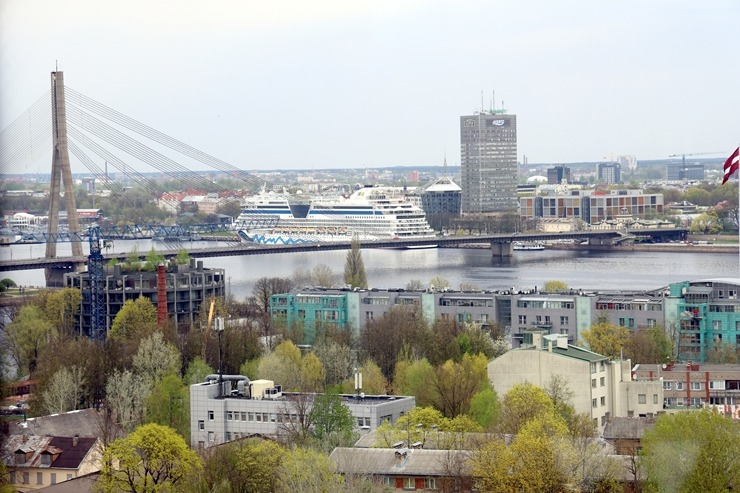 Rīgas restorāns «Buržujs» kopā ar Rīgas panorāmas ratu piedāvā svinēt svētkus īpašā gaisotnē 391036