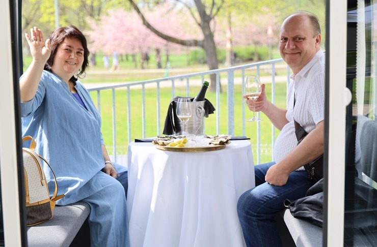 Rīgas restorāns «Buržujs» kopā ar Rīgas panorāmas ratu piedāvā svinēt svētkus īpašā gaisotnē 391025