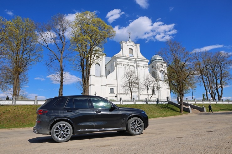 Sadarbībā ar auto nomu «SIXT Latvija» dodamies uz Dagdas tirgu - BMW X5 no 60 eiro dienā 391097