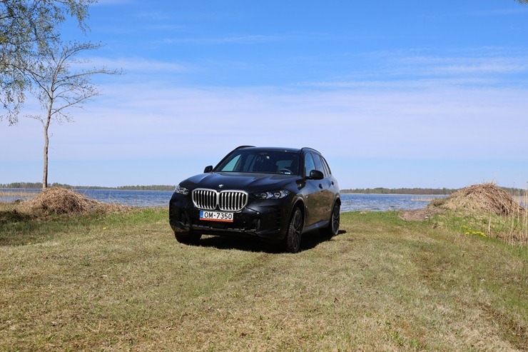 Sadarbībā ar auto nomu «SIXT Latvija» apceļojam Latgali - BMW X5 no 60 eiro dienā 391396
