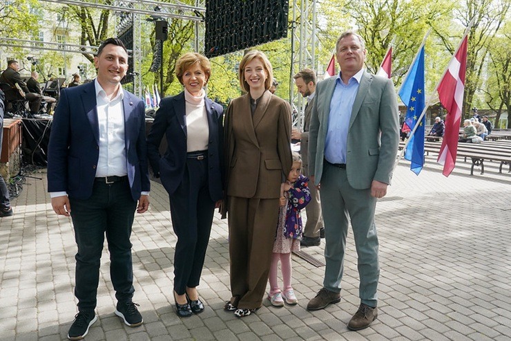 Rīgā, Vērmanes dārzā atzīmē Eiropas dienu 391406