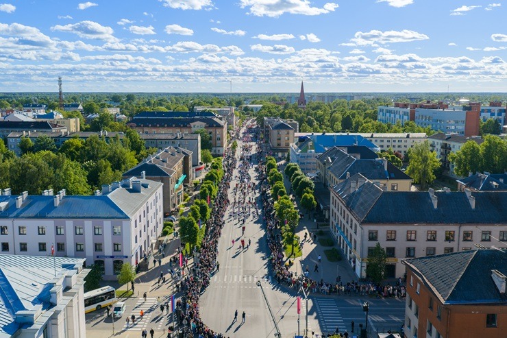 Jelgava ar gājienu un dažādiem pasākumiem svin pilsētas svētkus 393156
