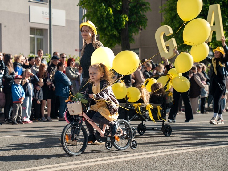 Jelgava ar gājienu un dažādiem pasākumiem svin pilsētas svētkus 393157