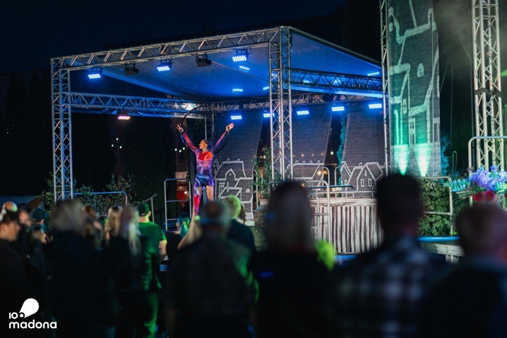 Madona krāšņi svin pilsētas 100 gadu dzimšanas dienu 393898