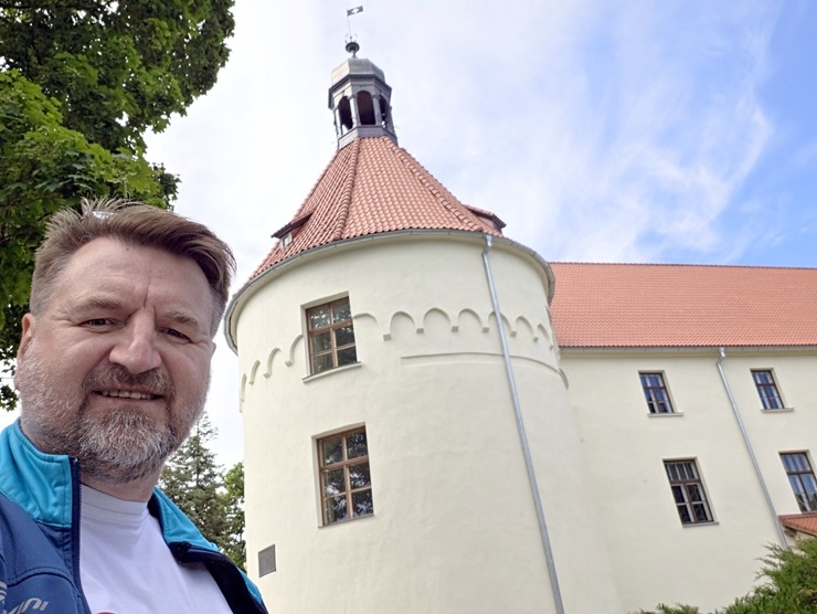 Sadarbībā ar «SIXT Latvia» un «Toyota RAV4» (no 30 eiro dienā) ceļojam uz Jaunpils pili 394390