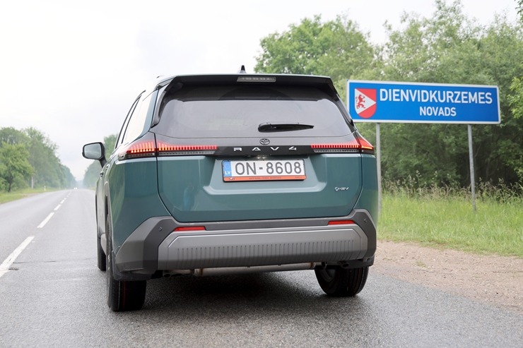 Sadarbībā ar «SIXT Latvia» un «Toyota RAV4» (no 30 eiro dienā) apceļojam Latviju 394469