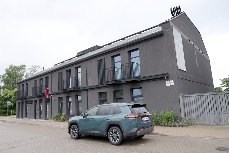 Sadarbībā ar «SIXT Latvia» un «Toyota RAV4» (no 30 eiro dienā) apceļojam Latviju 394473