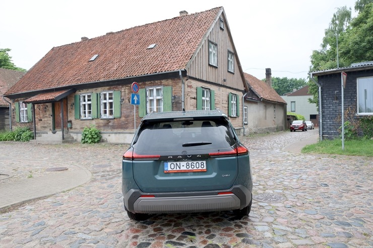 Sadarbībā ar «SIXT Latvia» un «Toyota RAV4» (no 30 eiro dienā) apceļojam Latviju 394459